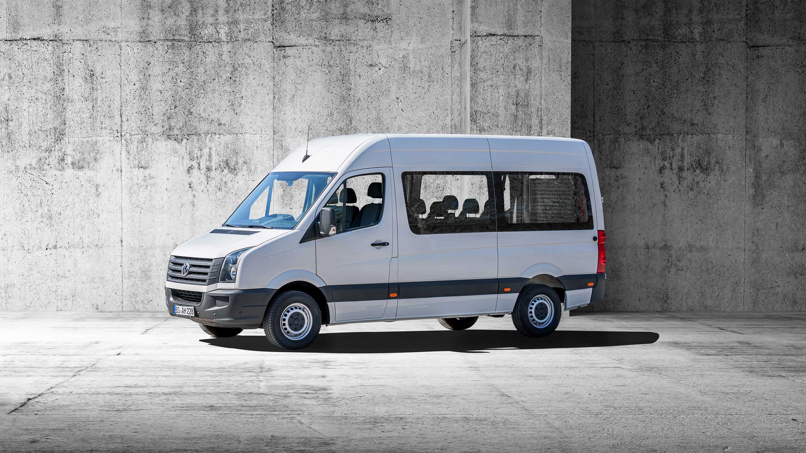 Minibusse als 9-Sitzer wie den VW Crafter gibt es bei Heinemann